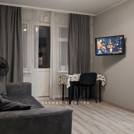 Apartment Near City Center On Peremohy Avenue 46 Чернігів Екстер'єр фото