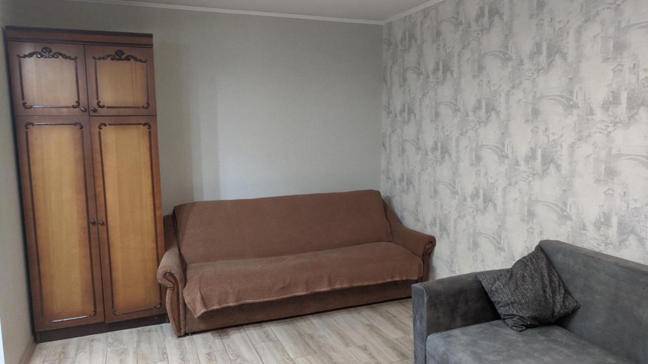 Apartment Near City Center On Peremohy Avenue 46 Чернігів Екстер'єр фото