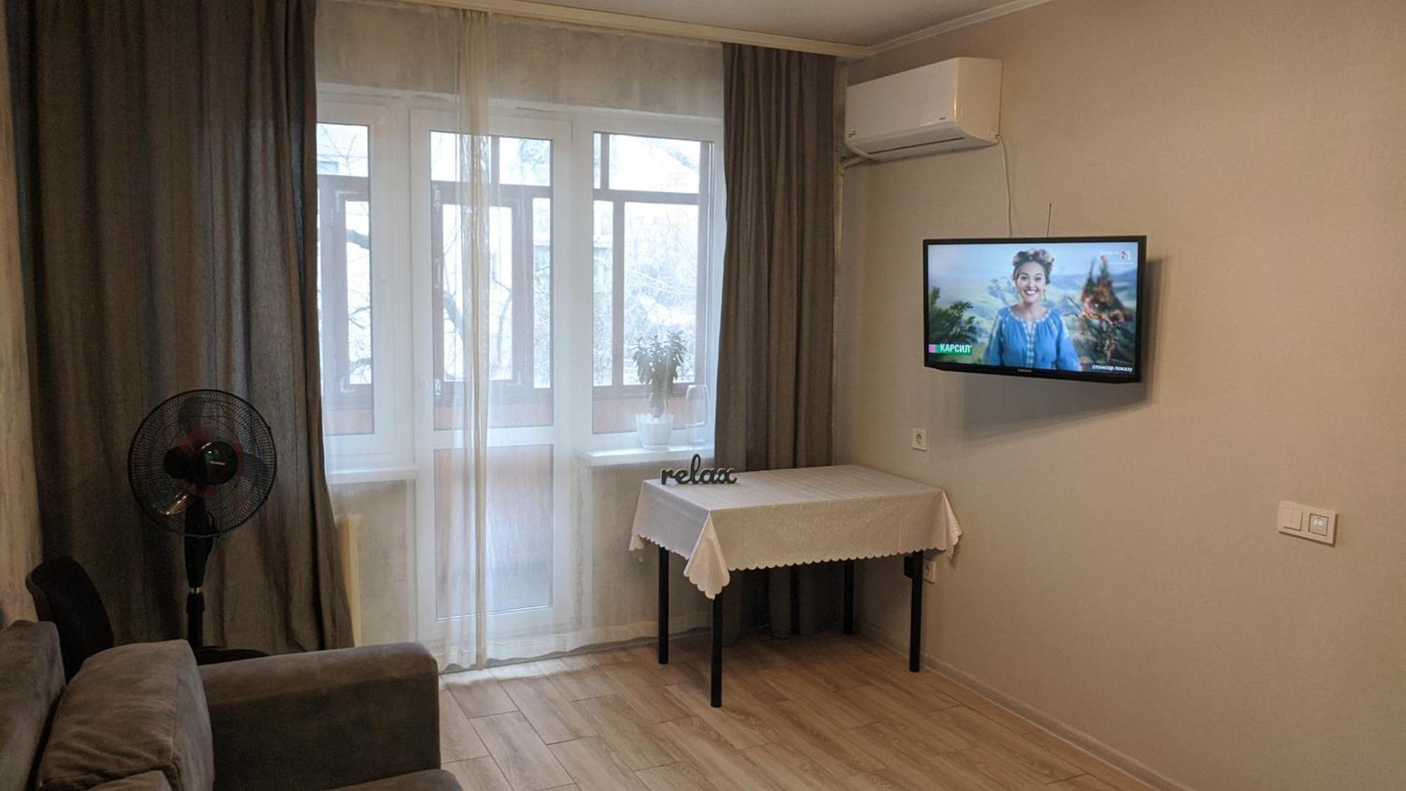 Apartment Near City Center On Peremohy Avenue 46 Чернігів Екстер'єр фото